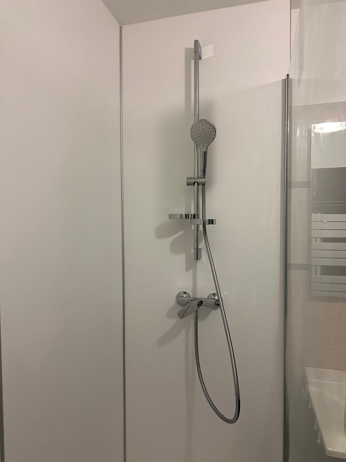 Pose de panneaux muraux décoratifs Vipanel