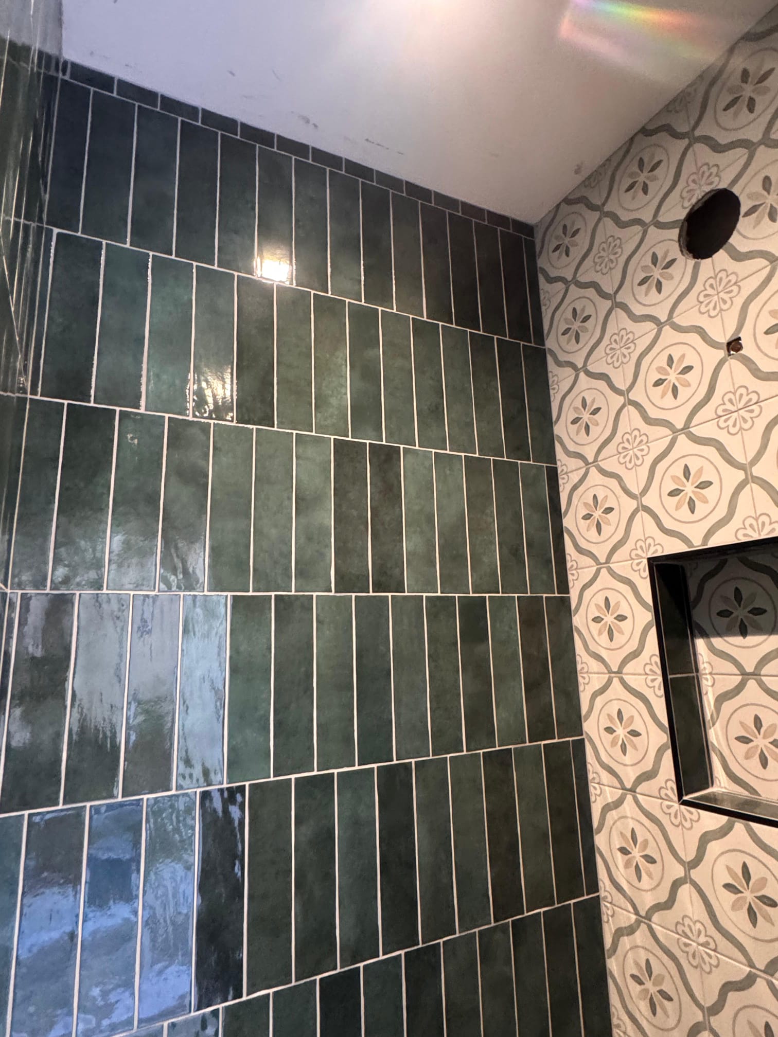 Salle de bain mosaïque verte tendance